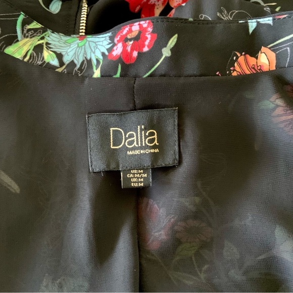 Dalia floral zip up jacket - Picture 4 of 9